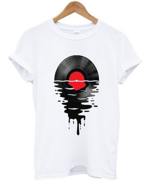 Melting Vinly Graphic t-shirt